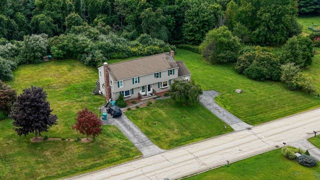 4 Henry Marsh Rd B, Oxford, MA 01540