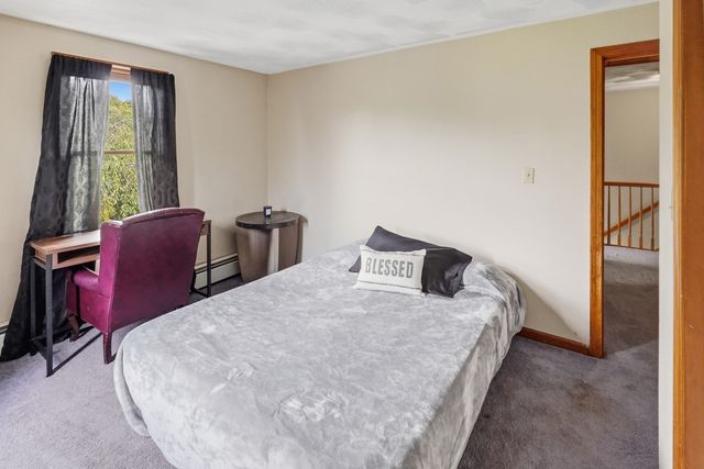 4 Henry Marsh Rd B, Oxford, MA 01540