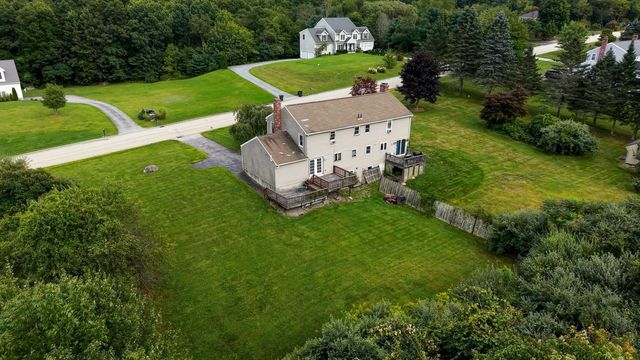 4 Henry Marsh Rd B, Oxford, MA 01540