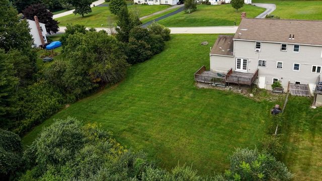 4 Henry Marsh Rd B, Oxford, MA 01540