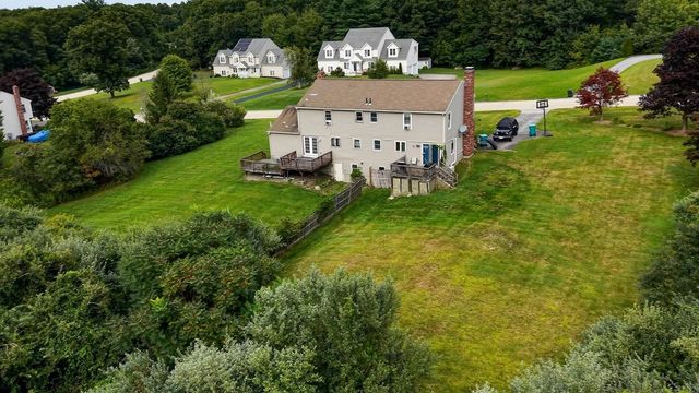 4 Henry Marsh Rd B, Oxford, MA 01540