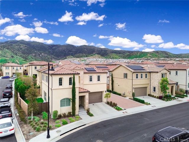 20831 W Acorn, Porter Ranch, CA 91326