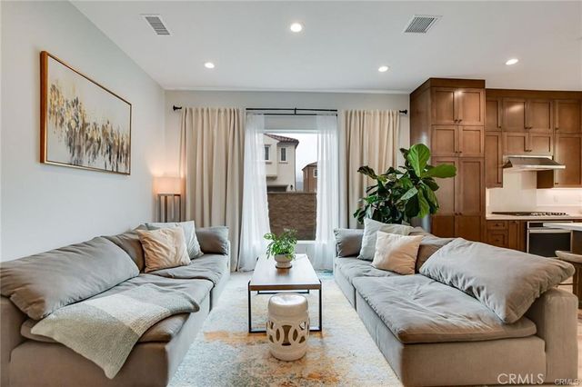 20831 W Acorn, Porter Ranch, CA 91326