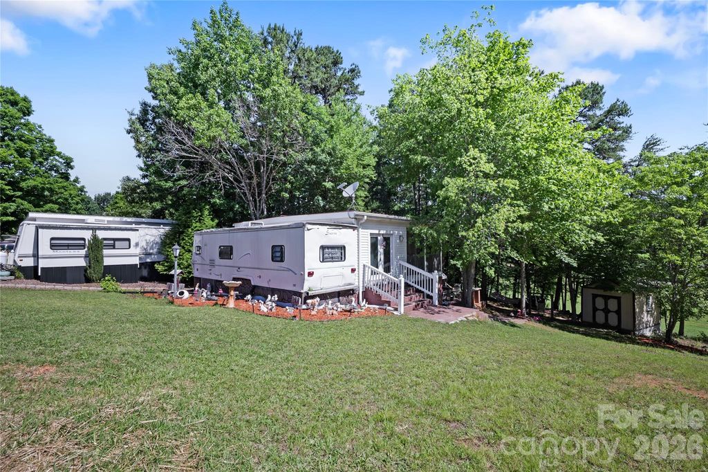 107 Dove Lane, New London, NC 28127