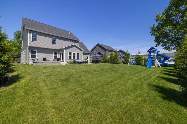 512 Whistlers Cove Lane, Greece, NY 14612