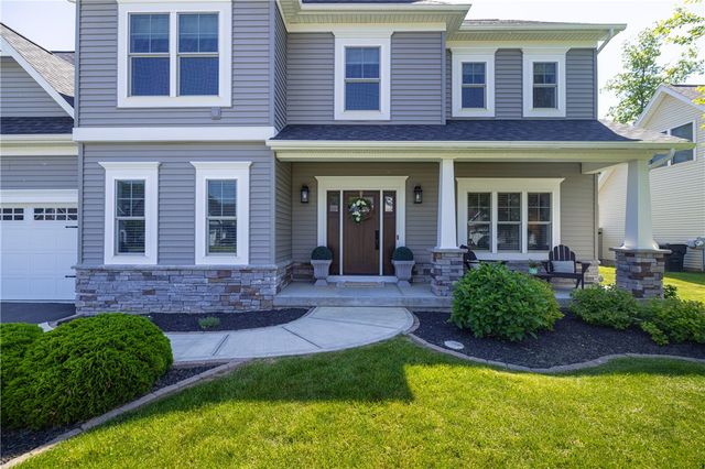 512 Whistlers Cove Lane, Greece, NY 14612