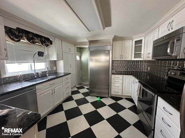 1137 S Graham Road, Flint Twp, MI 48532