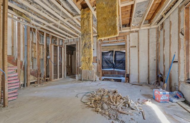 206 Maple AVENUE, Waukesha, WI 53186