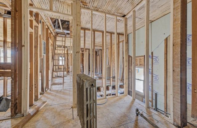 206 Maple AVENUE, Waukesha, WI 53186