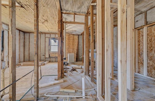 206 Maple AVENUE, Waukesha, WI 53186