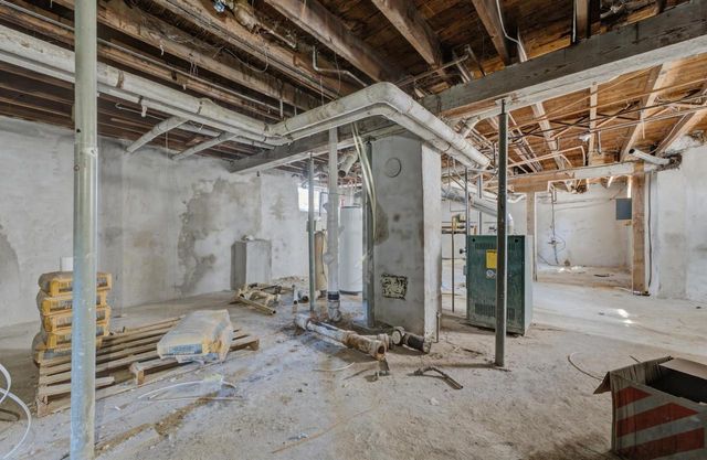 206 Maple AVENUE, Waukesha, WI 53186