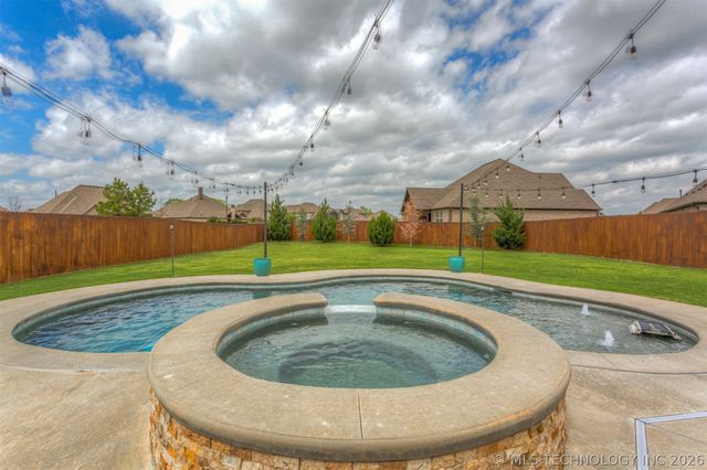 12528 S 75th East Avenue, Bixby, OK 74008