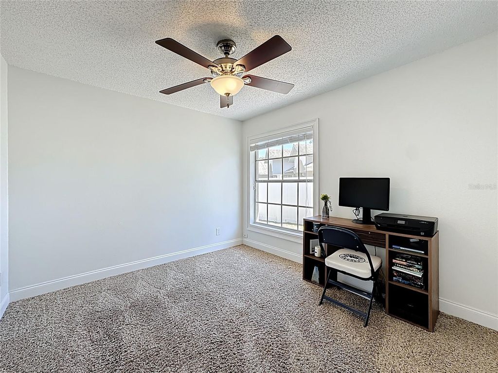 Image 25 of property listing at 10729 OAK GLEN CIRCLE, Orlando, FL 32817