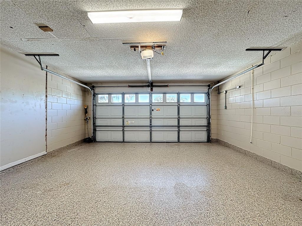 Image 28 of property listing at 10729 OAK GLEN CIRCLE, Orlando, FL 32817