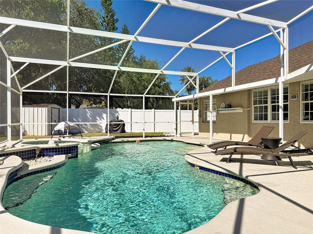 Image 30 of property listing at 10729 OAK GLEN CIRCLE, Orlando, FL 32817