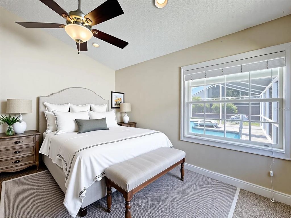 Image 33 of property listing at 10729 OAK GLEN CIRCLE, Orlando, FL 32817