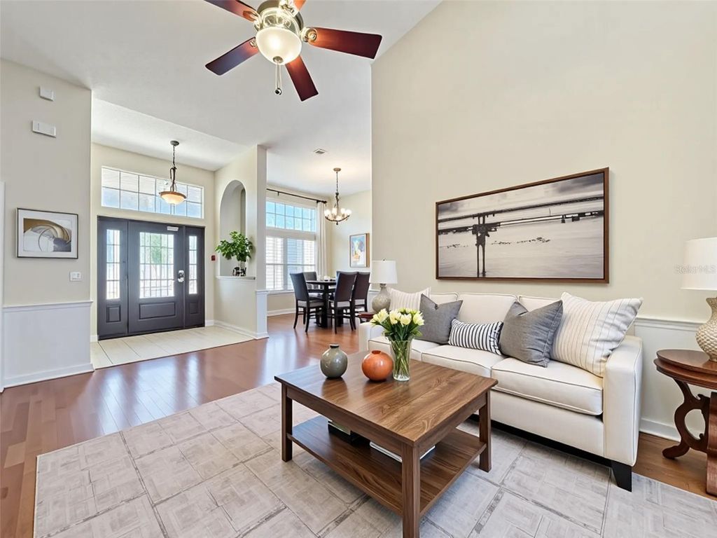 Image 35 of property listing at 10729 OAK GLEN CIRCLE, Orlando, FL 32817