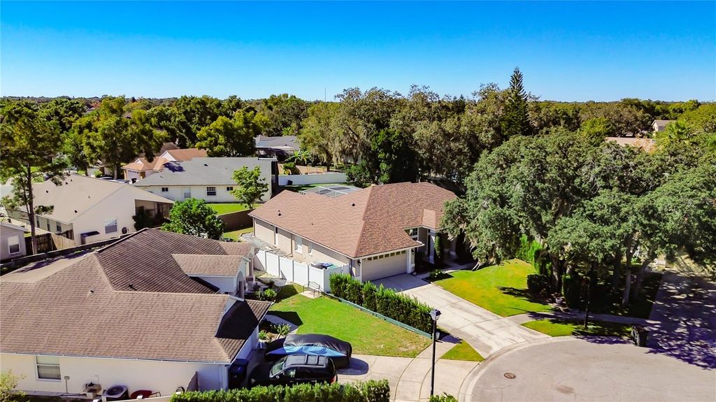 Image 38 of property listing at 10729 OAK GLEN CIRCLE, Orlando, FL 32817