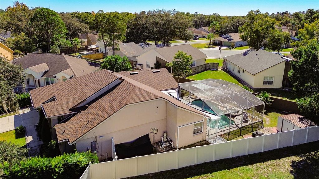 Image 39 of property listing at 10729 OAK GLEN CIRCLE, Orlando, FL 32817