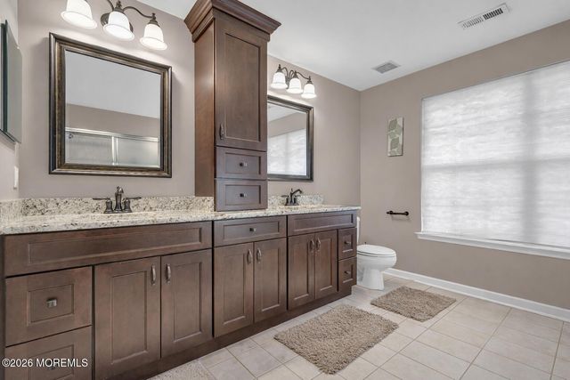 8 Cabin Brook Crescent Crest, Manchester, NJ 08759