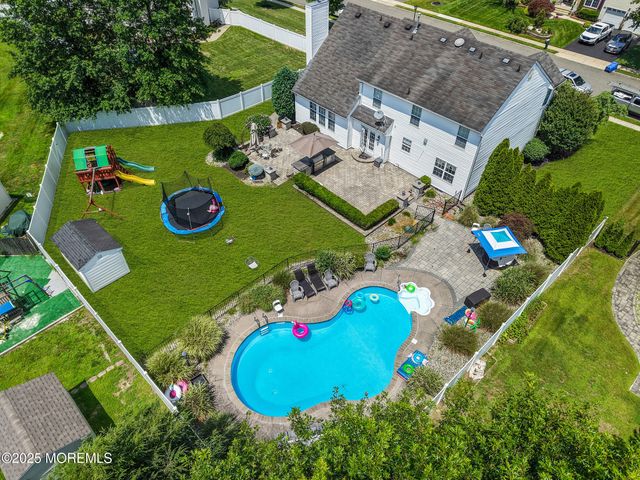 8 Cabin Brook Crescent Crest, Manchester, NJ 08759