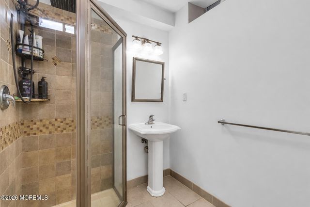 8 Cabin Brook Crescent Crest, Manchester, NJ 08759