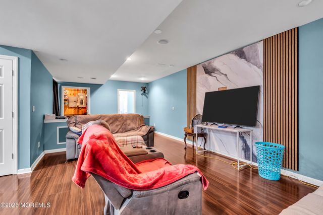 8 Cabin Brook Crescent Crest, Manchester, NJ 08759