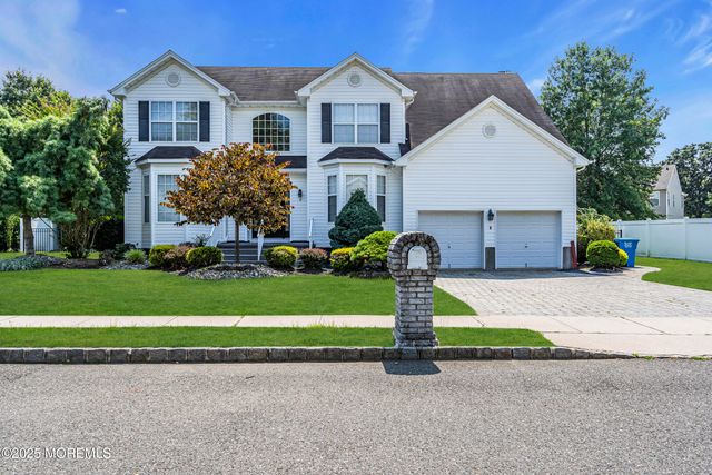 8 Cabin Brook Crescent Crest, Manchester, NJ 08759