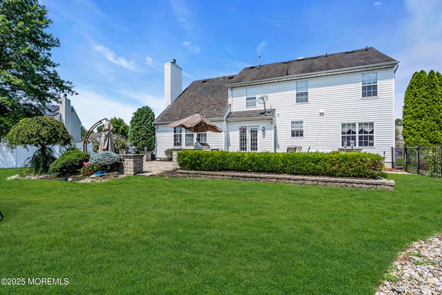 8 Cabin Brook Crescent Crest, Manchester, NJ 08759