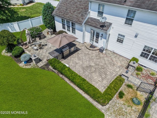 8 Cabin Brook Crescent Crest, Manchester, NJ 08759