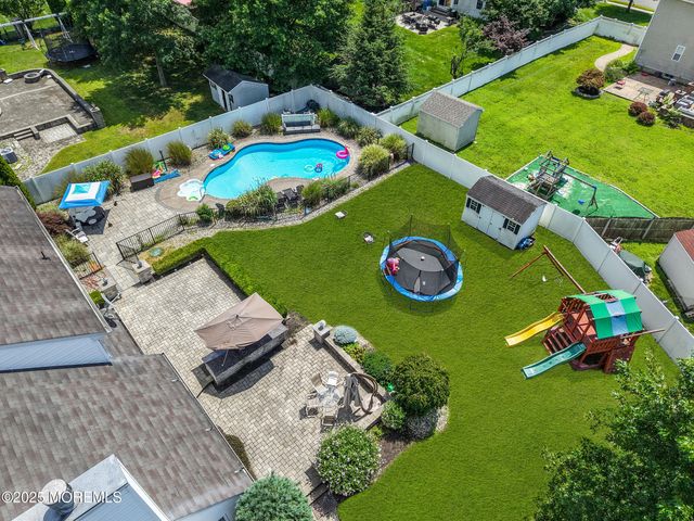 8 Cabin Brook Crescent Crest, Manchester, NJ 08759