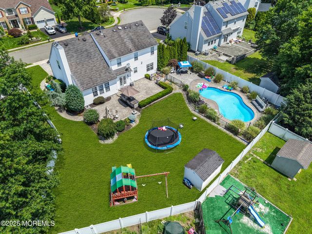 8 Cabin Brook Crescent Crest, Manchester, NJ 08759