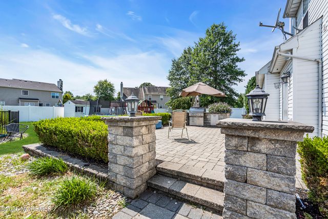 8 Cabin Brook Crescent Crest, Manchester, NJ 08759