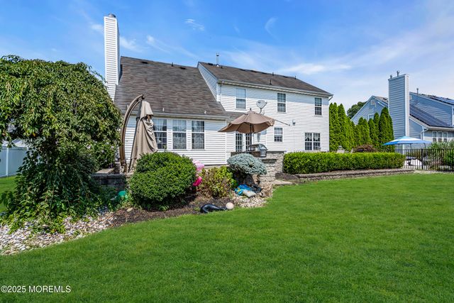 8 Cabin Brook Crescent Crest, Manchester, NJ 08759