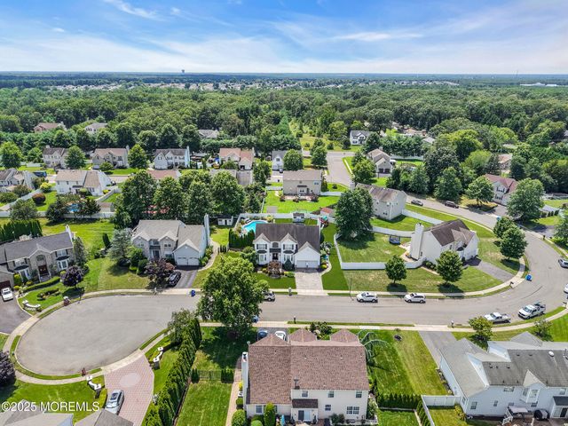 8 Cabin Brook Crescent Crest, Manchester, NJ 08759