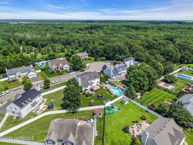 8 Cabin Brook Crescent Crest, Manchester, NJ 08759