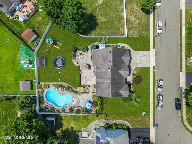 8 Cabin Brook Crescent Crest, Manchester, NJ 08759