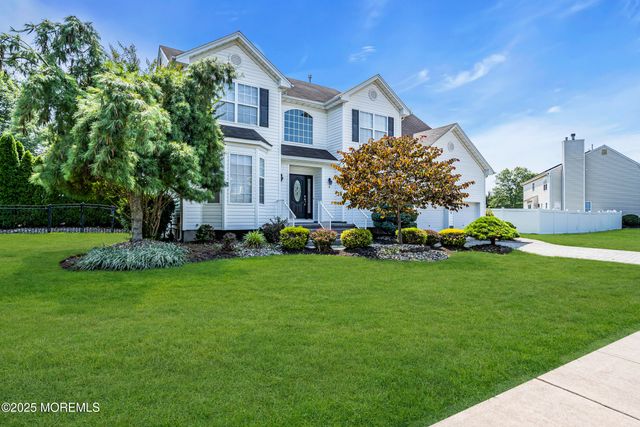 8 Cabin Brook Crescent Crest, Manchester, NJ 08759