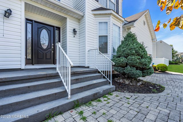 8 Cabin Brook Crescent Crest, Manchester, NJ 08759