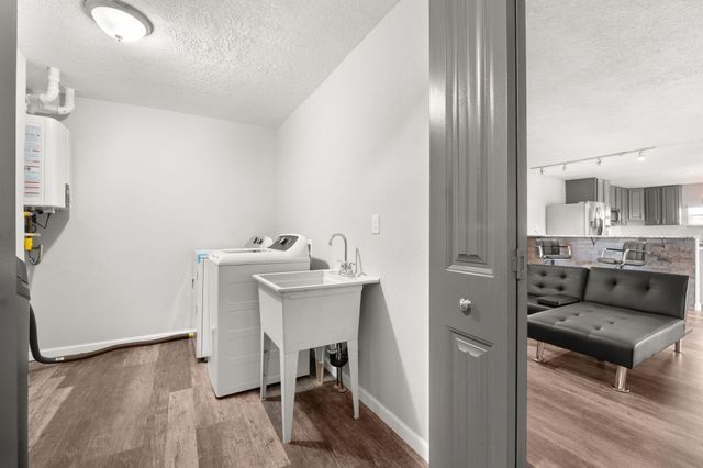 5373 RAGLIN Avenue SW, Albuquerque, NM 87121