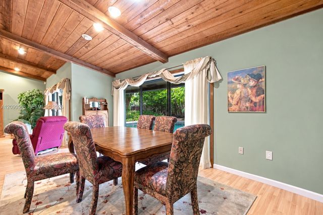 521 NW 78th Way, Plantation, FL 33324
