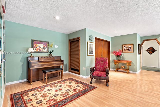 521 NW 78th Way, Plantation, FL 33324