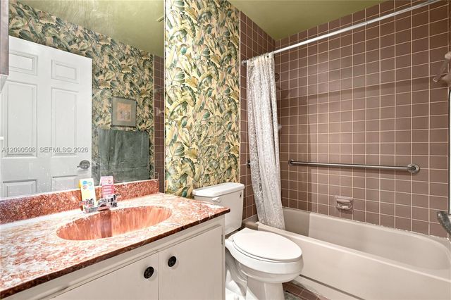 521 NW 78th Way, Plantation, FL 33324