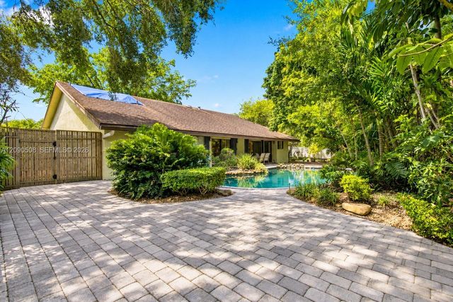 521 NW 78th Way, Plantation, FL 33324