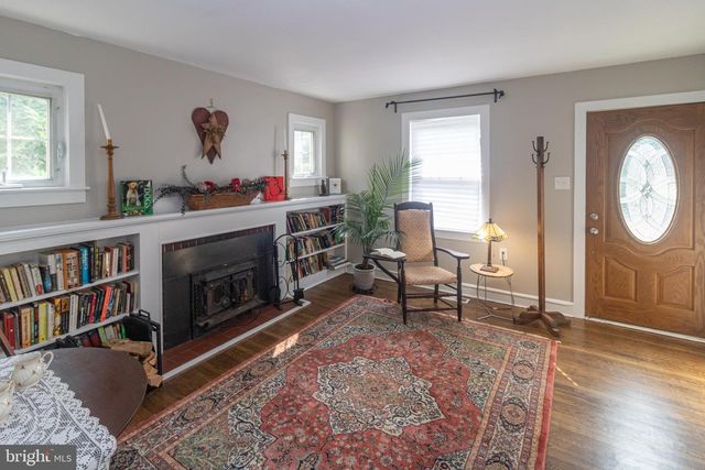 35 W HOLLY AVE, Oaklyn, NJ 08107