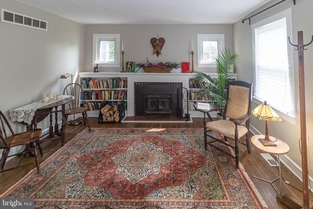 35 W HOLLY AVE, Oaklyn, NJ 08107