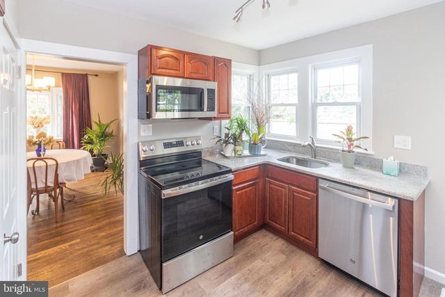 35 W HOLLY AVE, Oaklyn, NJ 08107