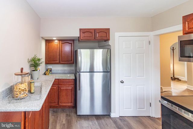 35 W HOLLY AVE, Oaklyn, NJ 08107