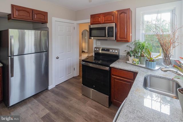 35 W HOLLY AVE, Oaklyn, NJ 08107