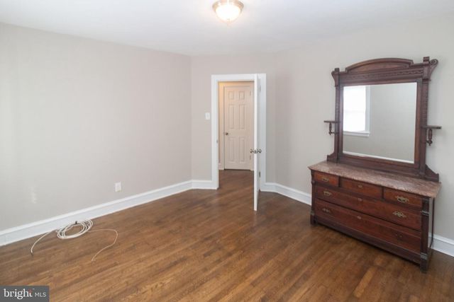 35 W HOLLY AVE, Oaklyn, NJ 08107